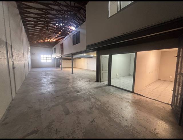 462M² WAREHOUSE TO LET IN AIRPORT INDUSTRIA